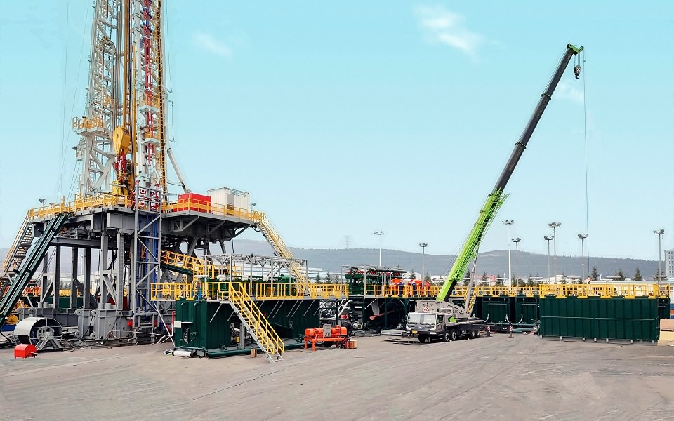 為ADC沙特阿美公司制造的（2000HP）ZJ70鉆機(jī)固控系統(tǒng)現(xiàn)場組裝圖
